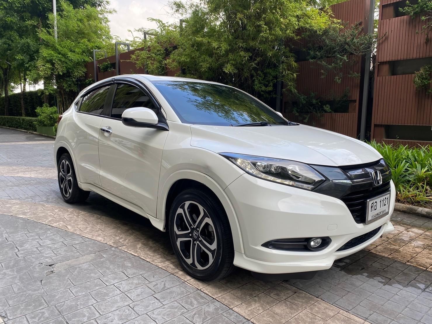 2016 Honda HR-V สีขาว (รูปที่ 4)