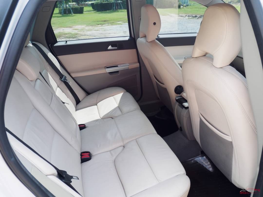 2013 Volvo V50 สีขาว (รูปที่ 4)