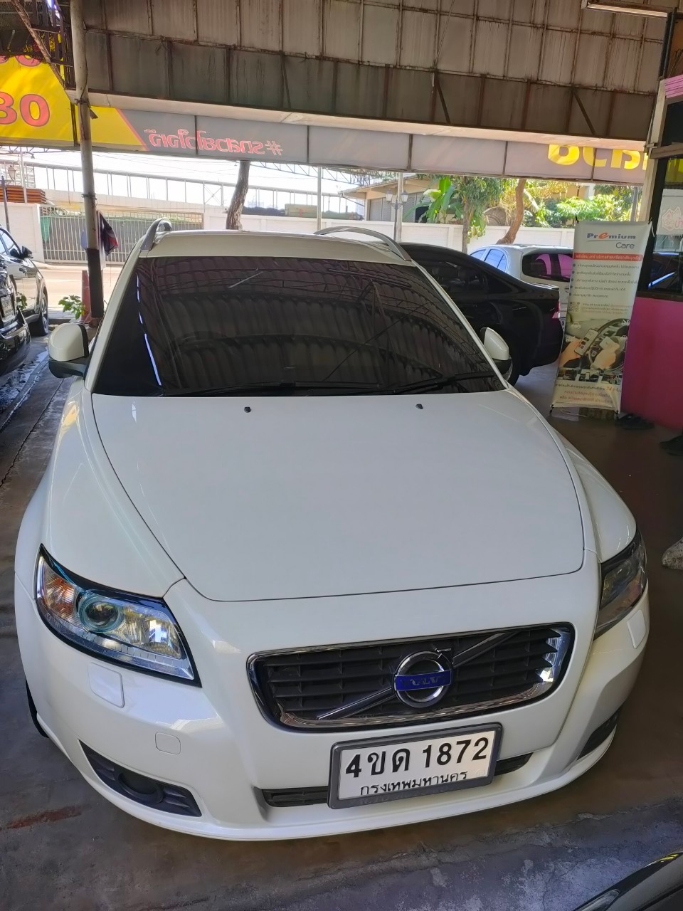 2013 Volvo V50 สีขาว