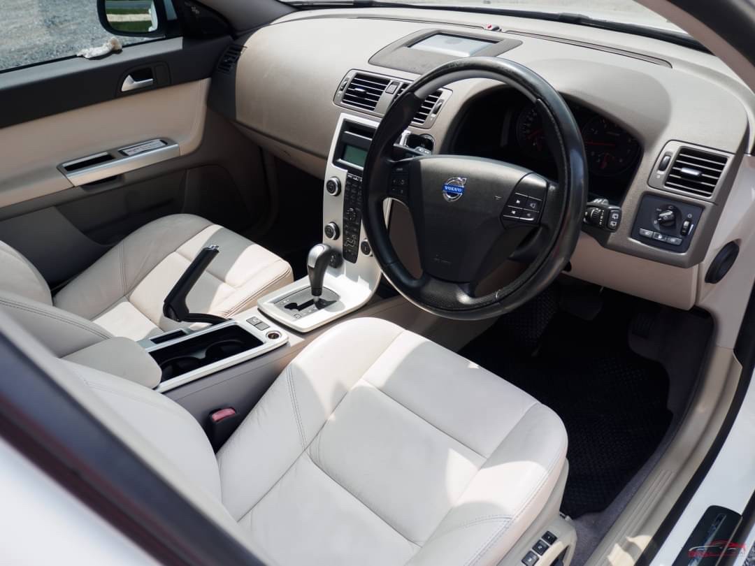 2013 Volvo V50 สีขาว (รูปที่ 6)