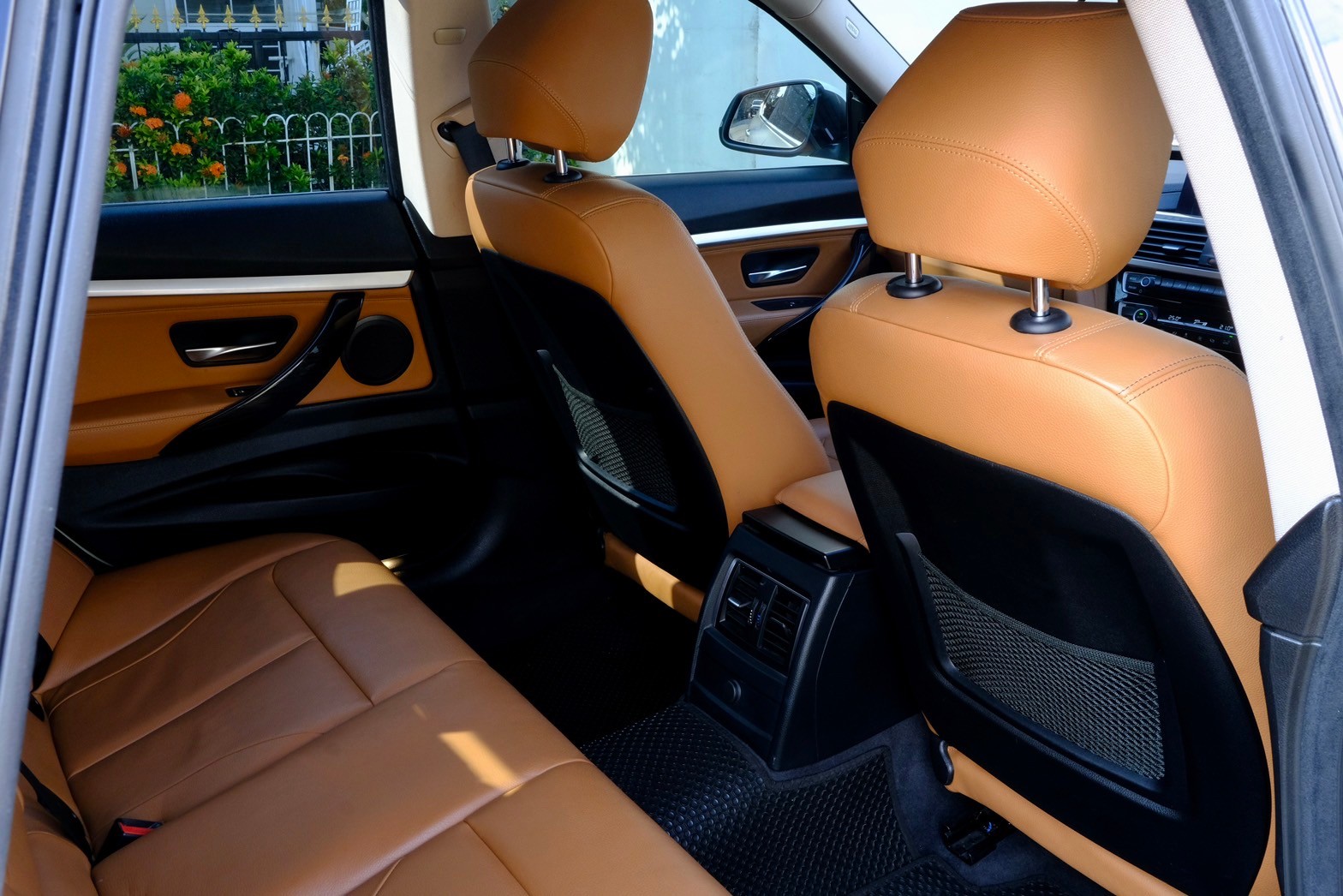 BMW 320d GT Luxury เครื่องยนต์: ดีเซล เกียร์:AT ปี: 2020 สี: ขาว F34 (รูปที่ 16)
