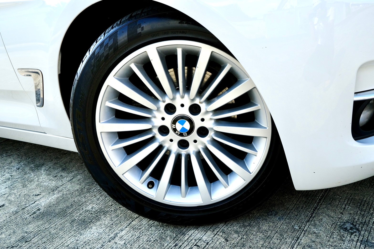 BMW 320d GT Luxury เครื่องยนต์: ดีเซล เกียร์:AT ปี: 2020 สี: ขาว F34 (รูปที่ 12)