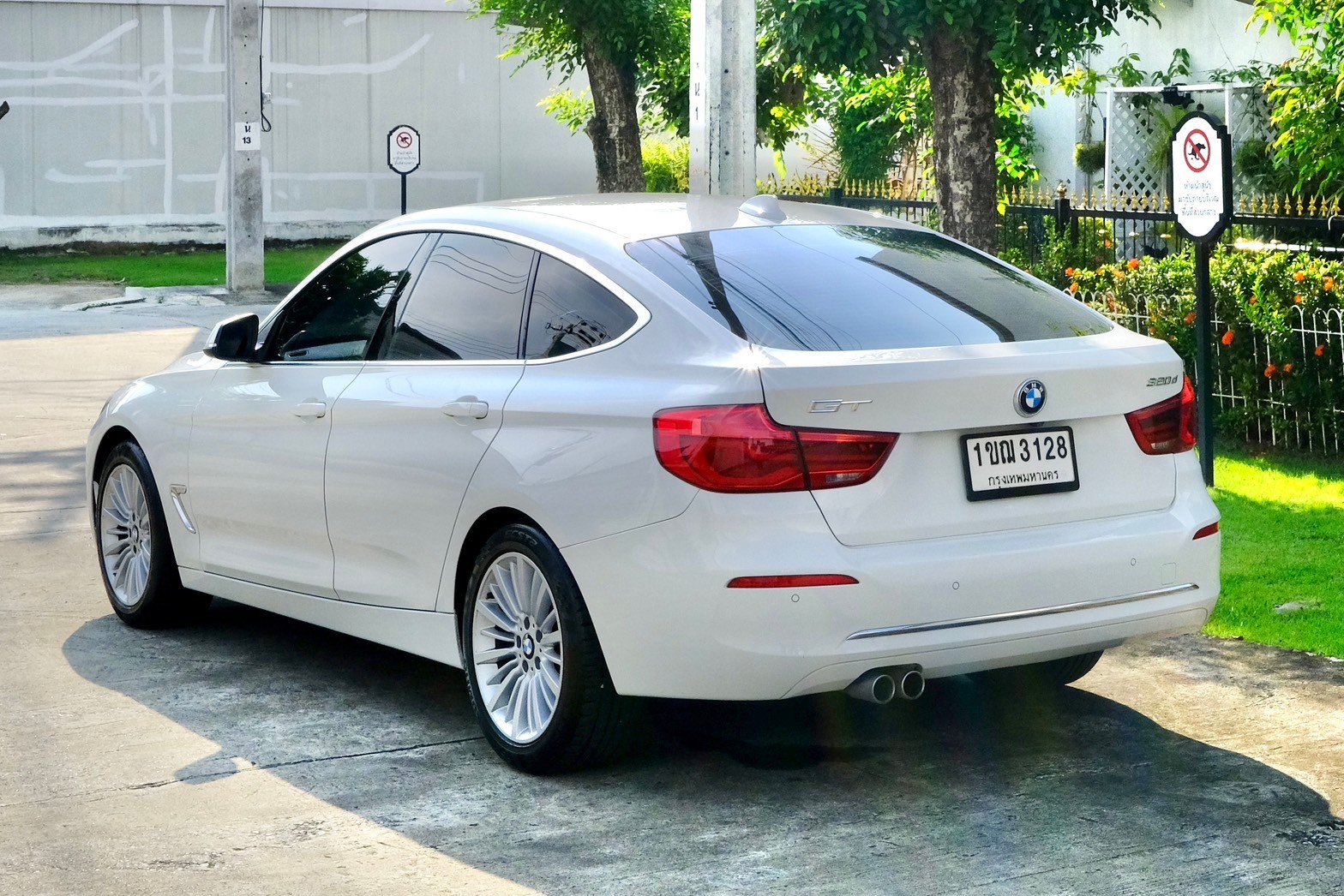 BMW 320d GT Luxury เครื่องยนต์: ดีเซล เกียร์:AT ปี: 2020 สี: ขาว F34 (รูปที่ 5)