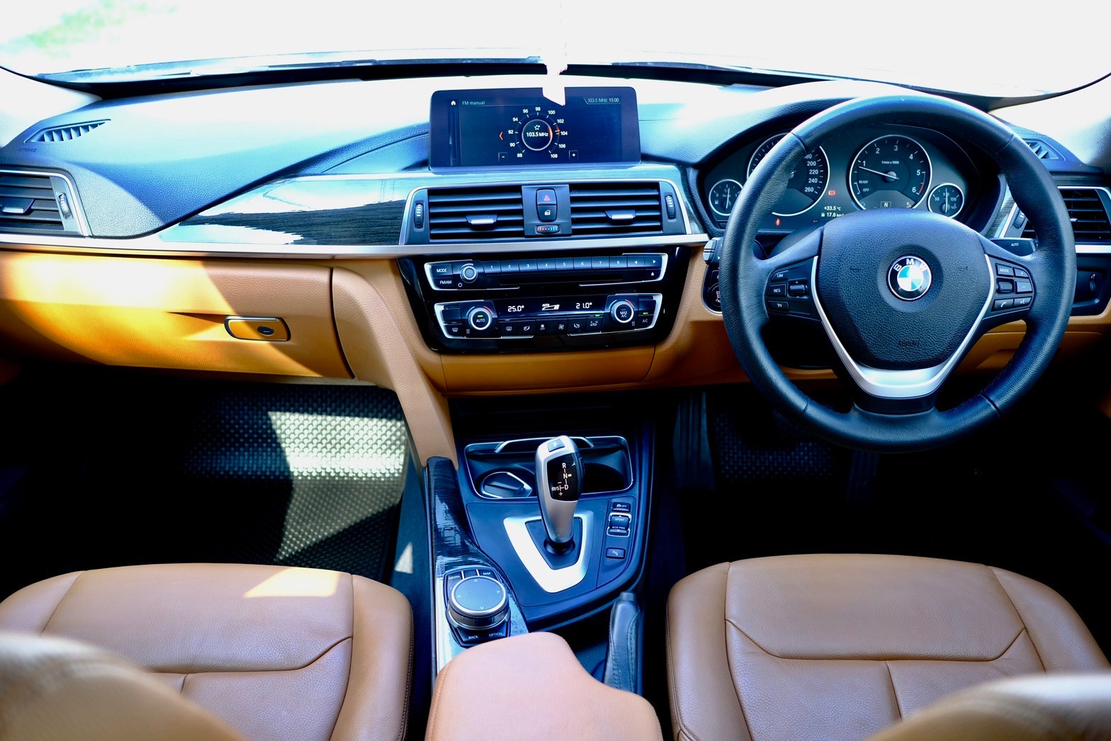 BMW 320d GT Luxury เครื่องยนต์: ดีเซล เกียร์:AT ปี: 2020 สี: ขาว F34 (รูปที่ 22)