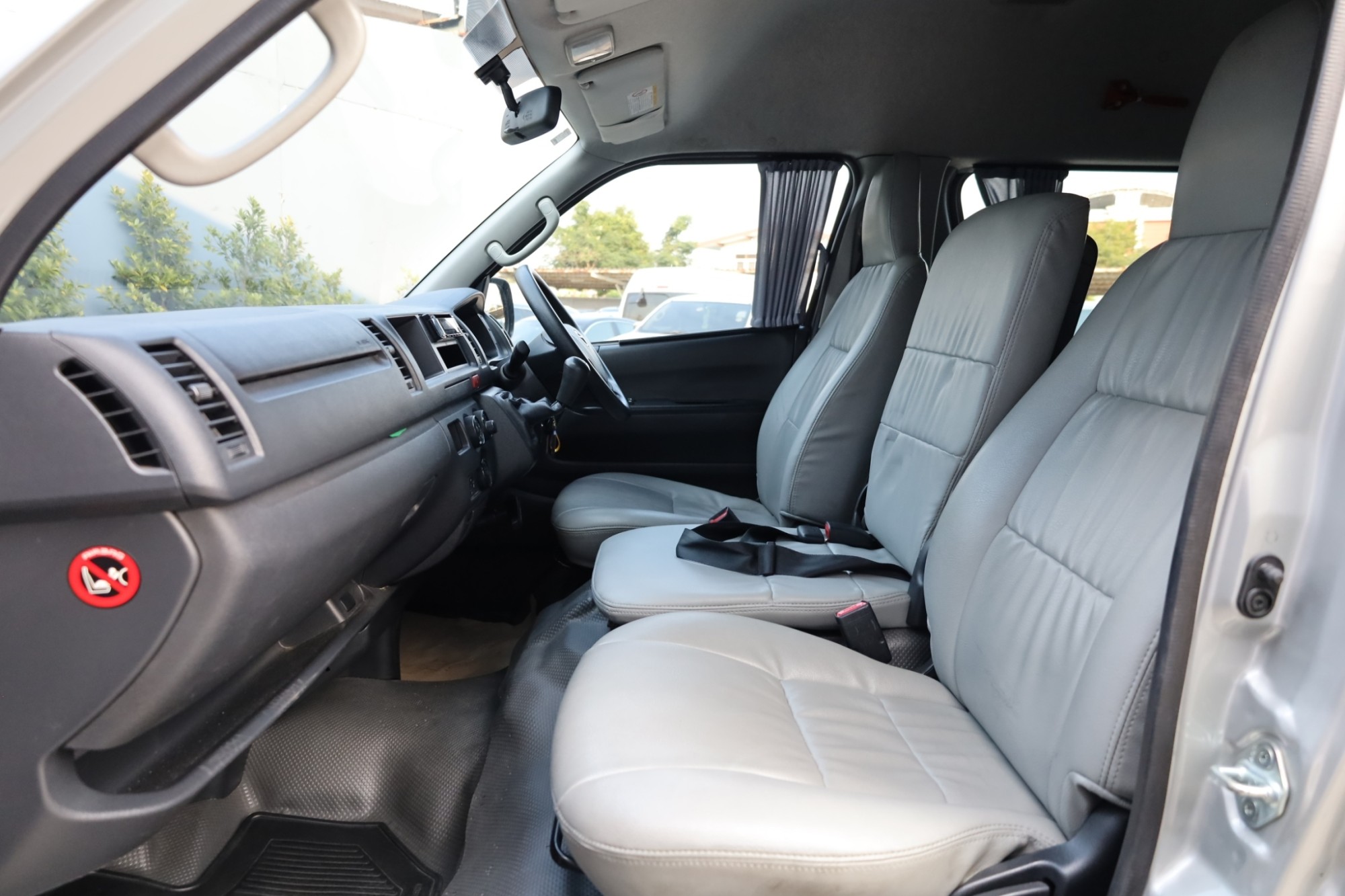 2018 TOYOTA COMMUTER 3.0 ดีเซล ก.ธรรมดา ไมล์แท้ 117,xxx กทม (รูปที่ 12)