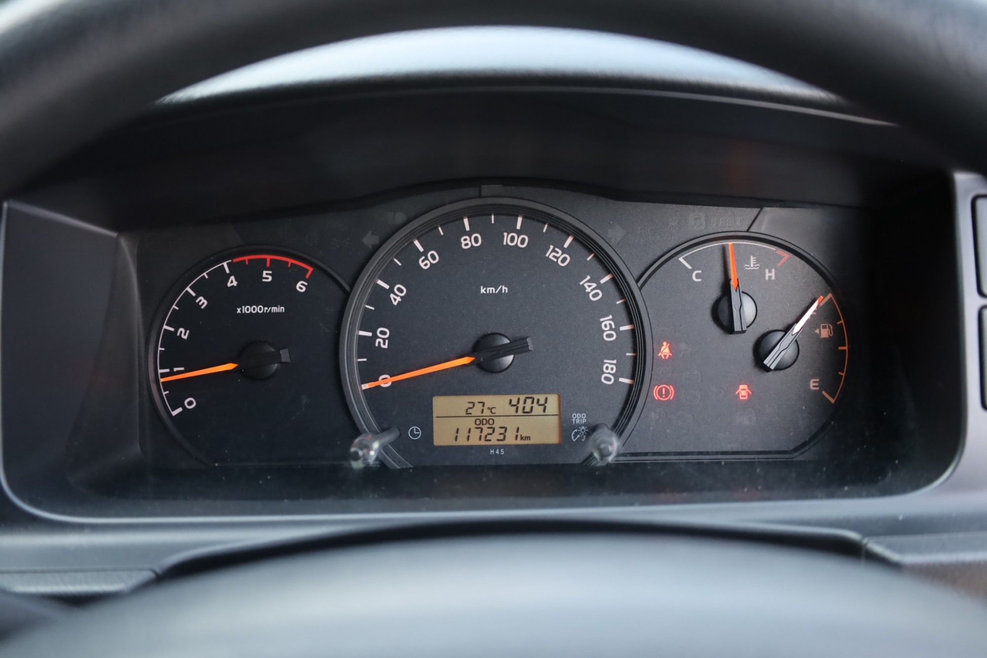 2018 TOYOTA COMMUTER 3.0 ดีเซล ก.ธรรมดา ไมล์แท้ 117,xxx กทม (รูปที่ 16)
