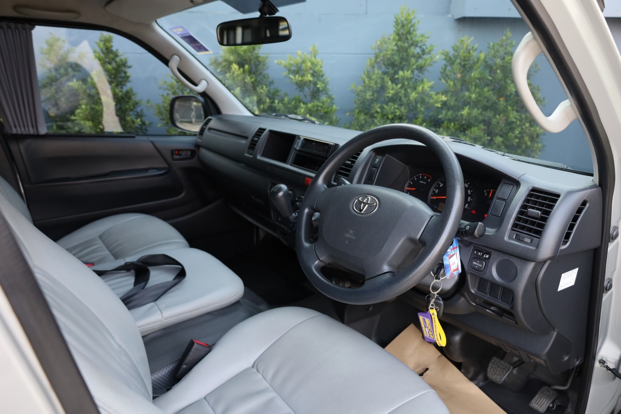 2018 TOYOTA COMMUTER 3.0 ดีเซล ก.ธรรมดา ไมล์แท้ 117,xxx กทม (รูปที่ 13)