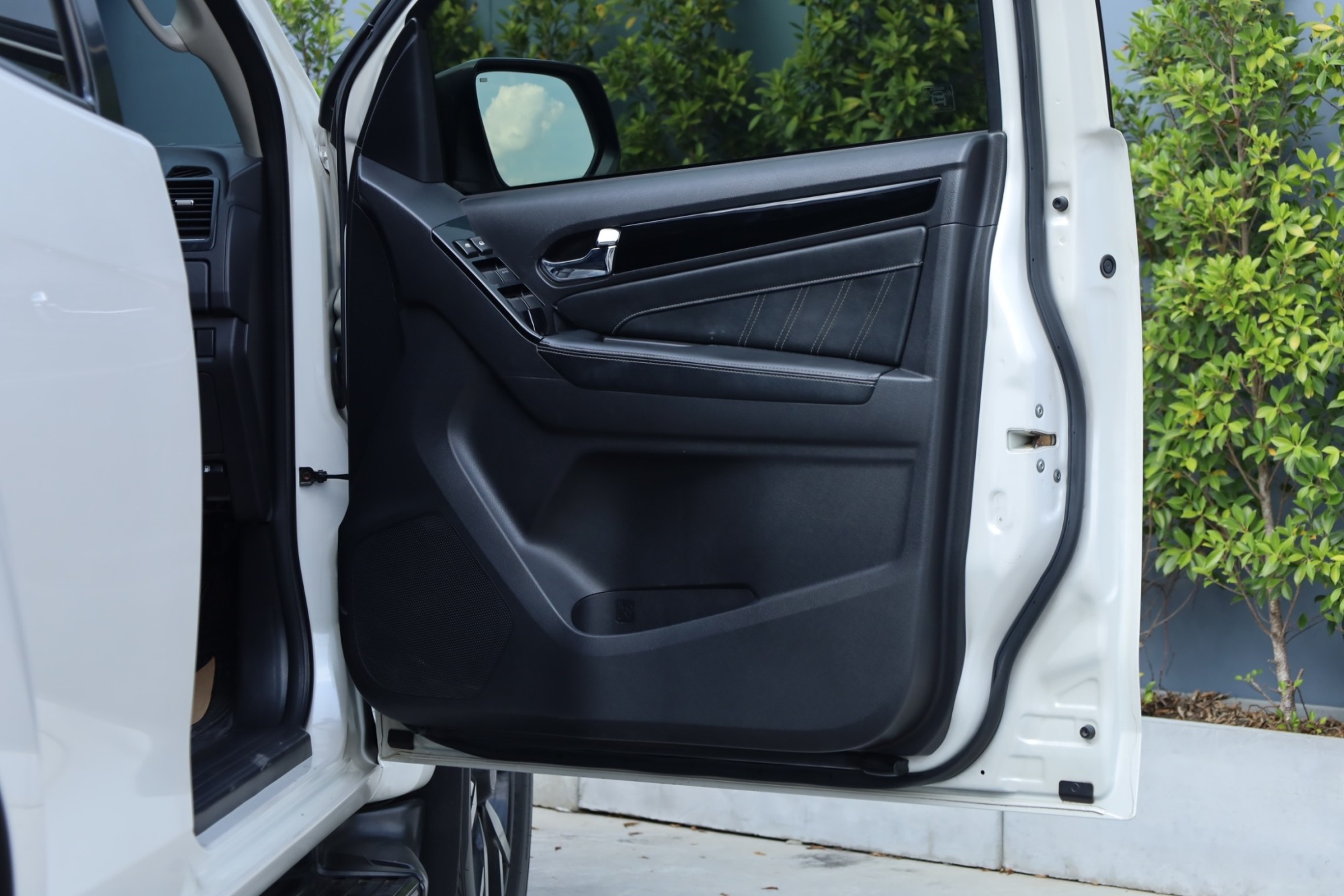 2019 ISUZU MU-X 1.9DVD auto ฟรีดาวน์ ไมล์ 14xxxx km (รูปที่ 17)