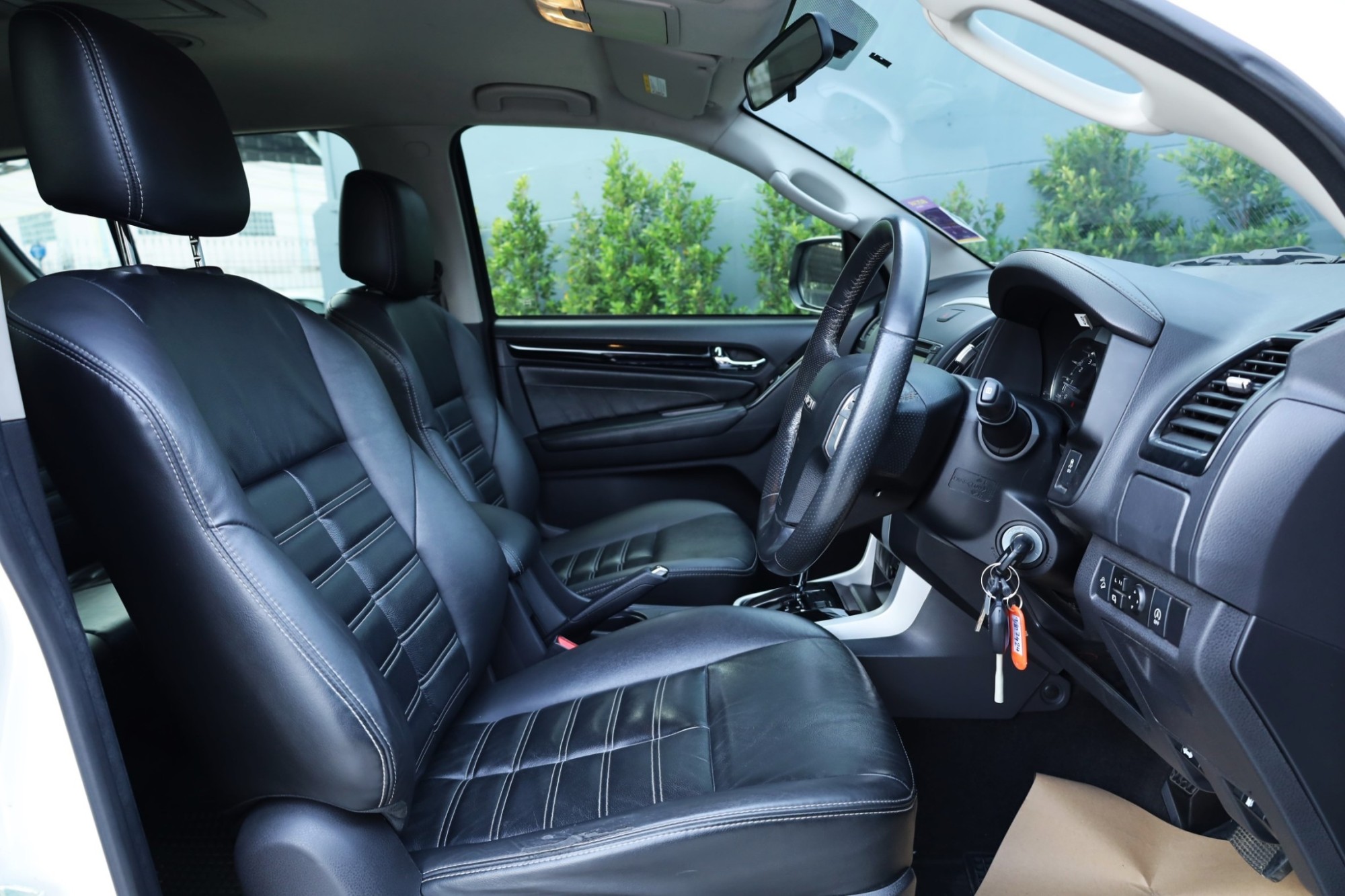 2019 ISUZU MU-X 1.9DVD auto ฟรีดาวน์ ไมล์ 14xxxx km (รูปที่ 25)