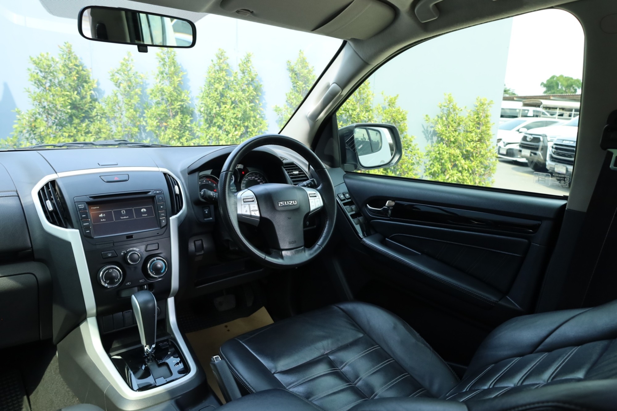 2019 ISUZU MU-X 1.9DVD auto ฟรีดาวน์ ไมล์ 14xxxx km (รูปที่ 12)
