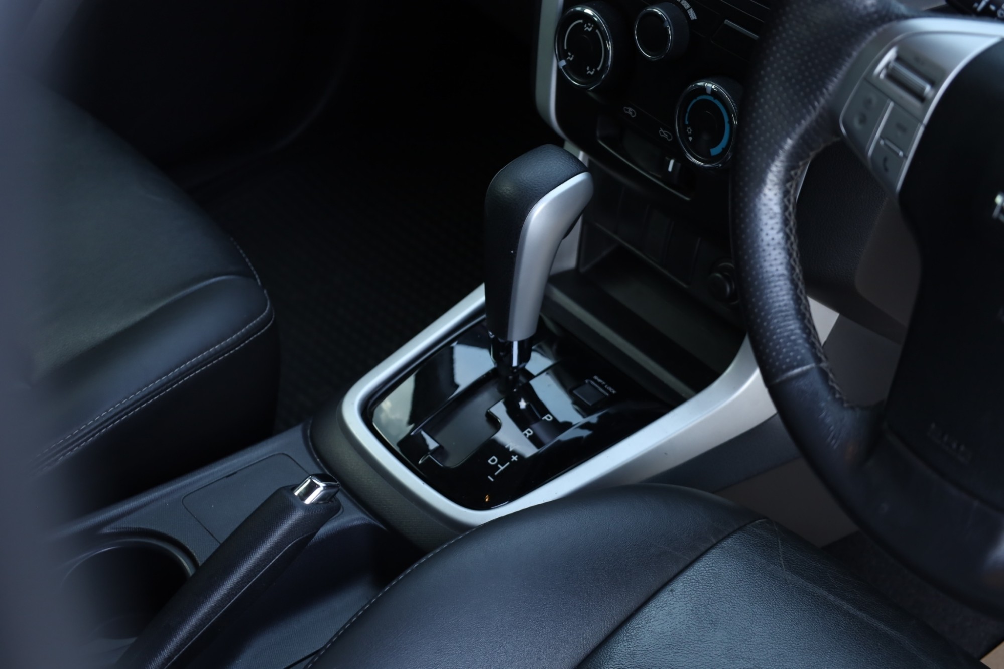 2019 ISUZU MU-X 1.9DVD auto ฟรีดาวน์ ไมล์ 14xxxx km (รูปที่ 24)