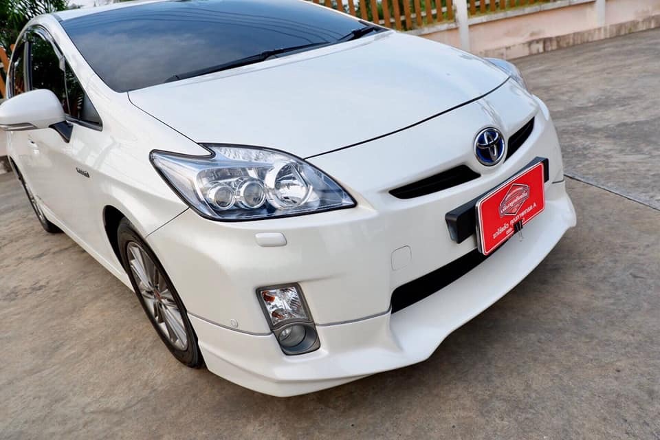 Toyota Prius ปี 2012 สีขาว