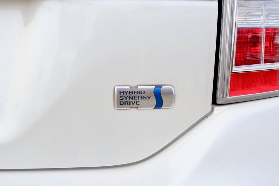 Toyota Prius ปี 2012 สีขาว (รูปที่ 6)