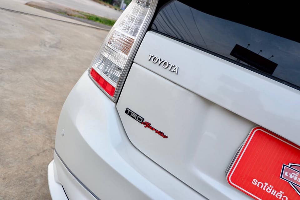 Toyota Prius ปี 2012 สีขาว (รูปที่ 7)