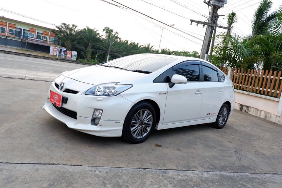 Toyota Prius ปี 2012 สีขาว (รูปที่ 2)