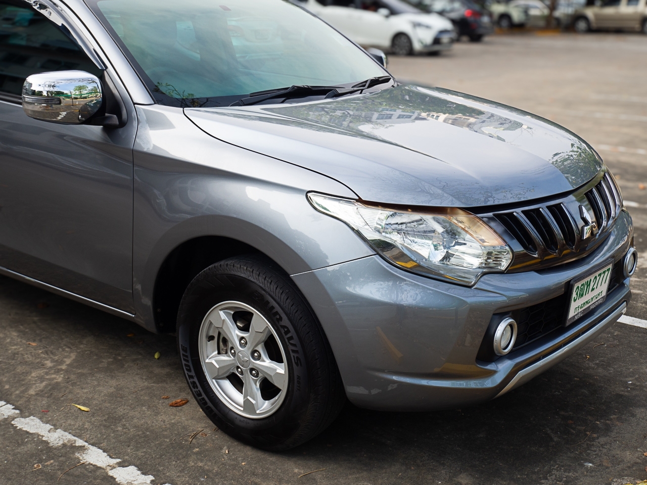 2018 Mitsubishi Triton Mega cab สีเทา (รูปที่ 3)