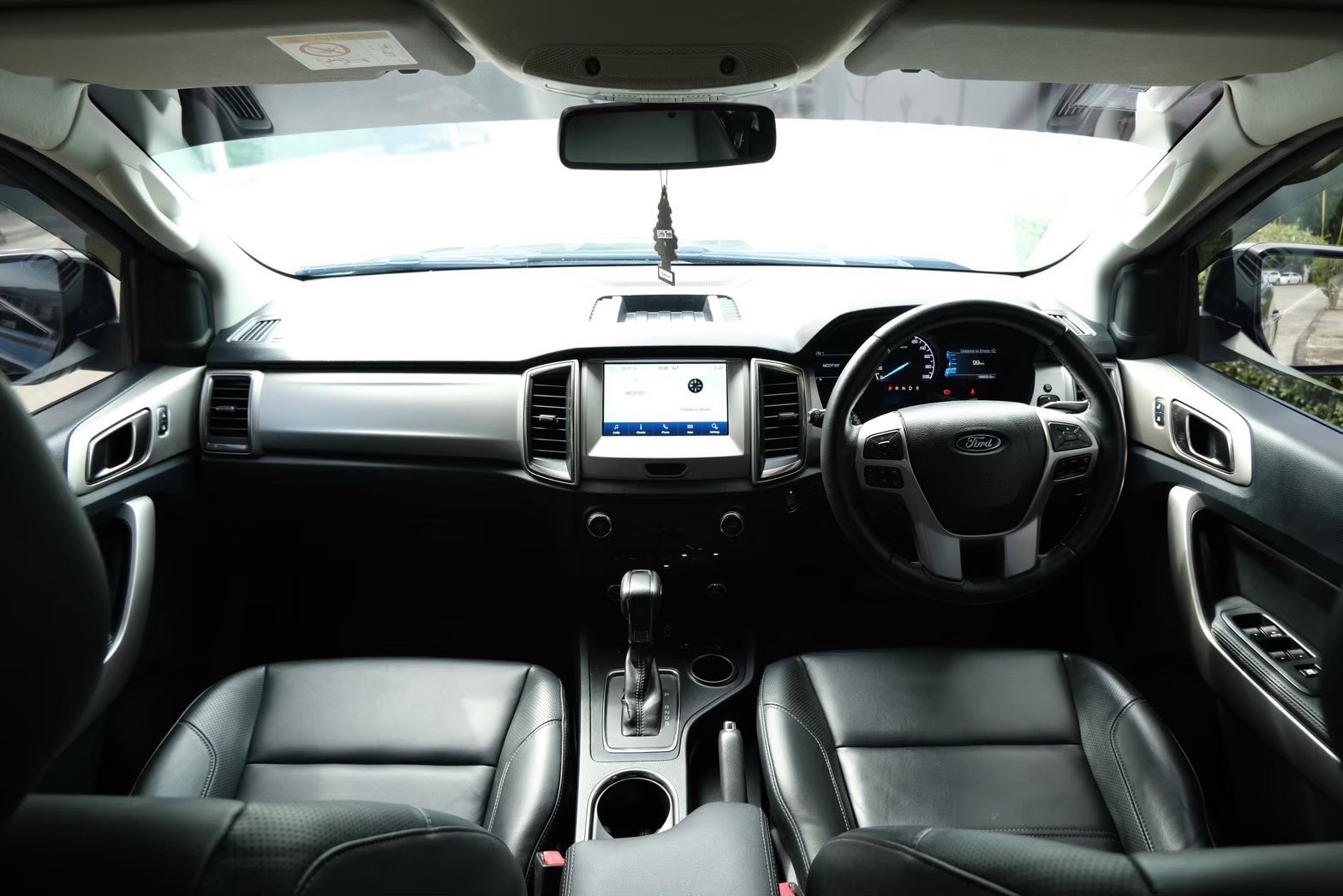 Ford everest Titanium 2.0 Turbo 2WD ปี 2018 ออโต้ ดีเ สีดำ ฟรีดาวน์ (รูปที่ 3)