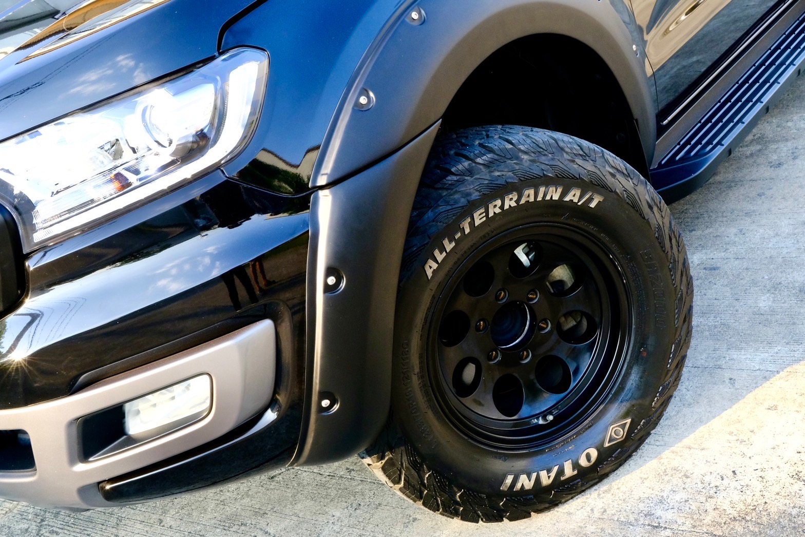 Ford everest Titanium 2.0 Turbo 2WD ปี 2018 ออโต้ ดีเ สีดำ ฟรีดาวน์ (รูปที่ 10)