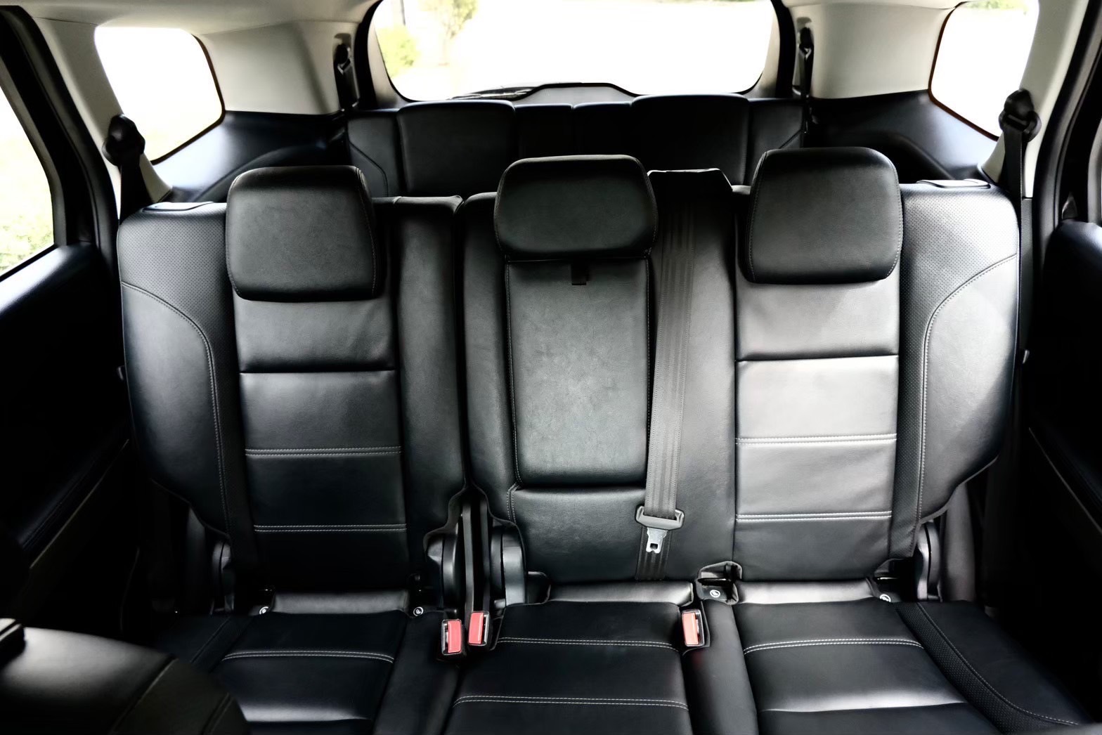 Ford everest Titanium 2.0 Turbo 2WD ปี 2018 ออโต้ ดีเ สีดำ ฟรีดาวน์ (รูปที่ 4)