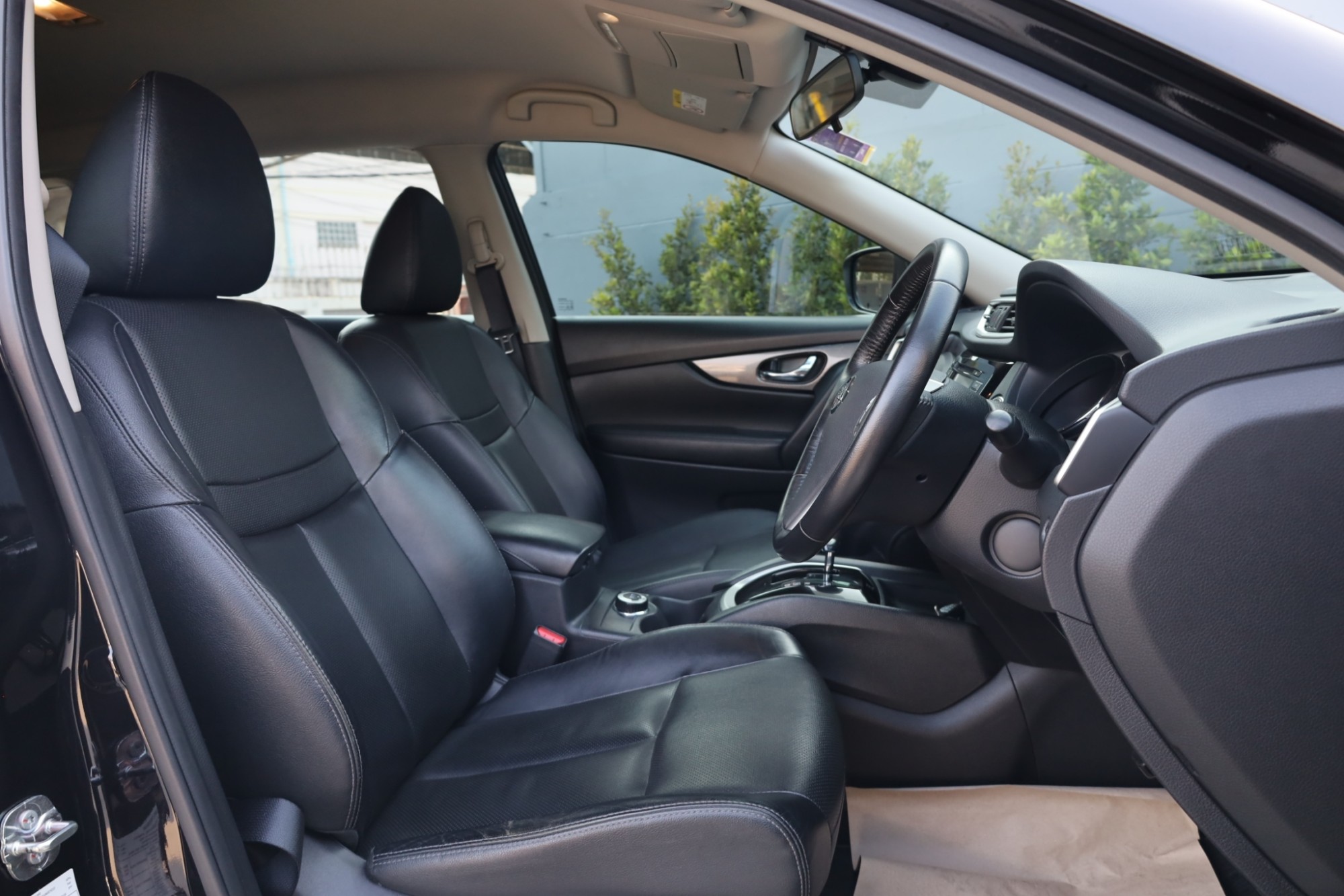 2018 NISSAN X-TRAIL HYBRID 2.0V 4WD auto ฟรีดาวน์ ไมล์แท้ 31,000 กม. (รูปที่ 5)