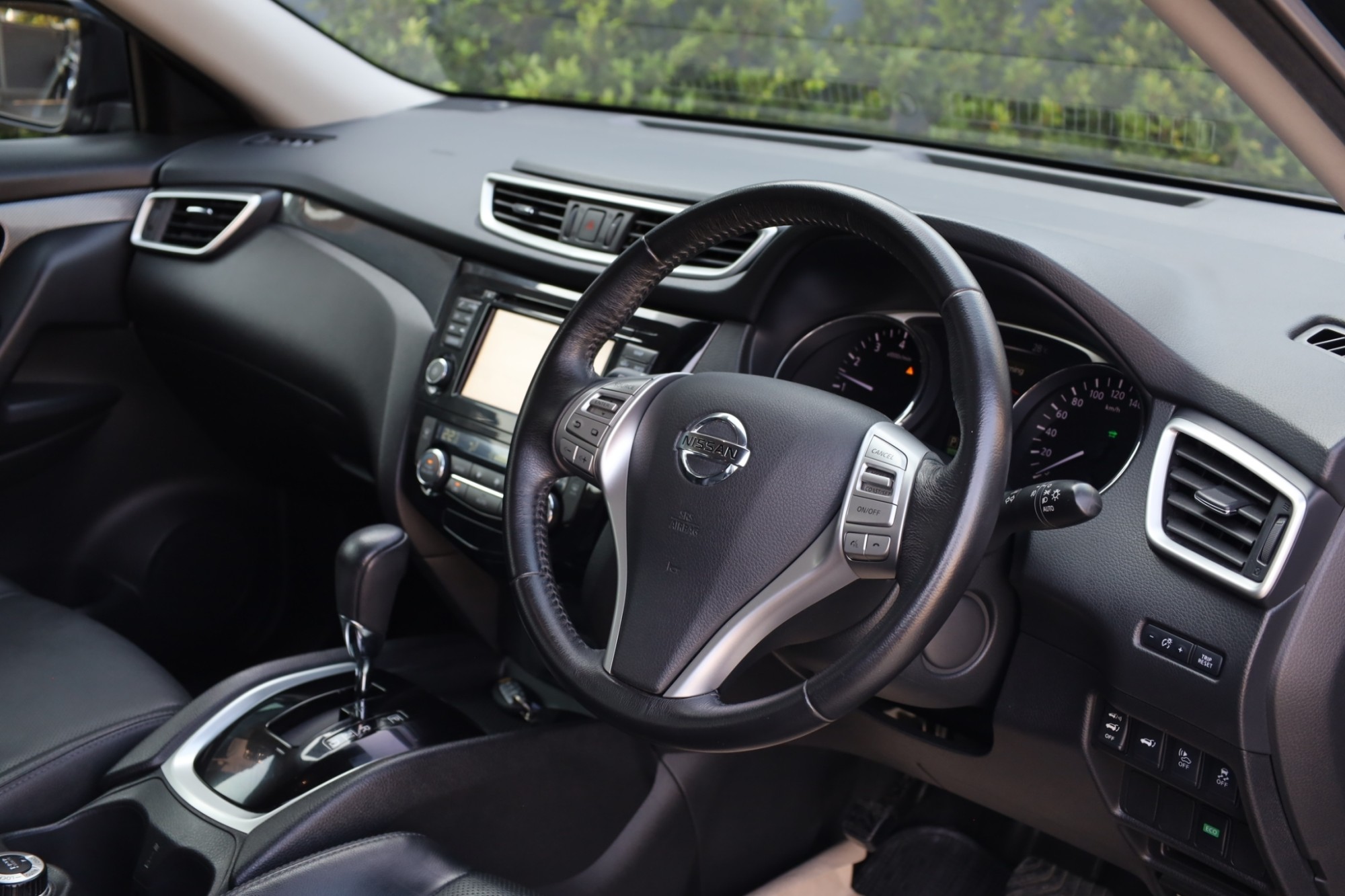 2018 NISSAN X-TRAIL HYBRID 2.0V 4WD auto ฟรีดาวน์ ไมล์แท้ 31,000 กม. (รูปที่ 12)