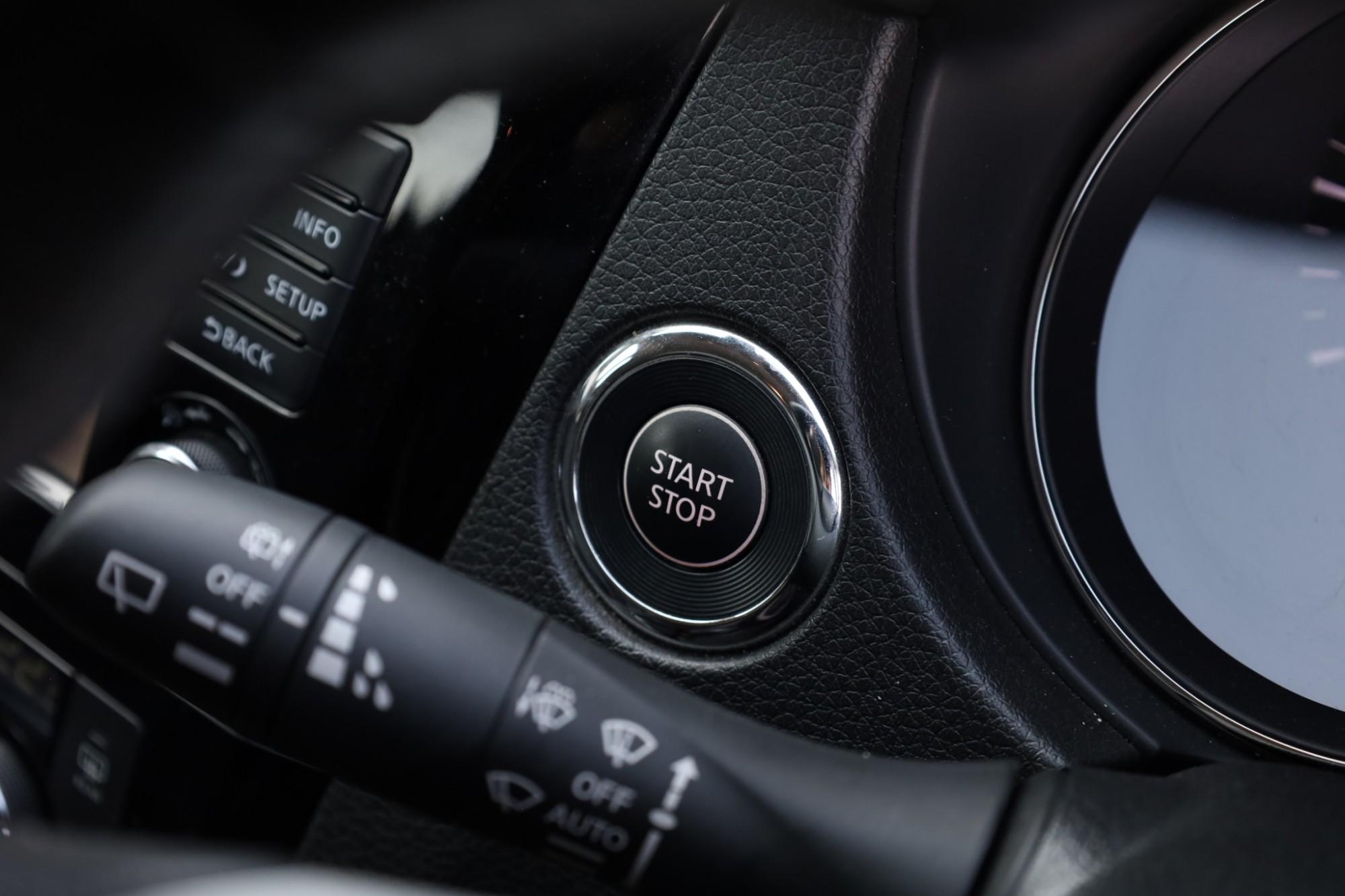 2018 NISSAN X-TRAIL HYBRID 2.0V 4WD auto ฟรีดาวน์ ไมล์แท้ 31,000 กม. (รูปที่ 14)