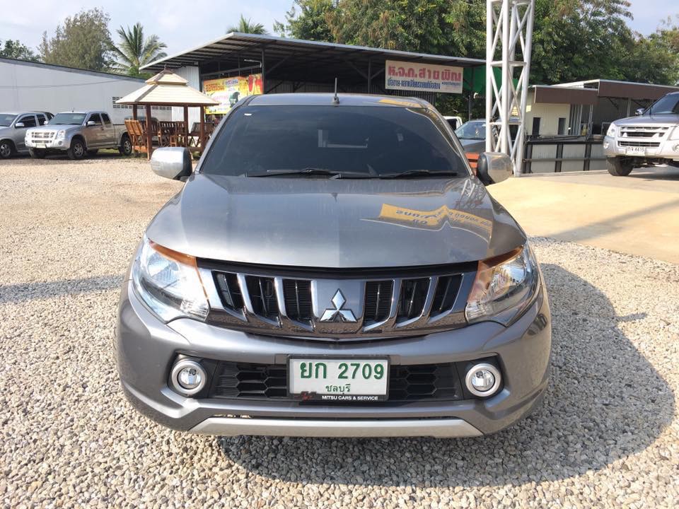 Mitsubishi Triton Mega cab ปี 2018 สีเทา