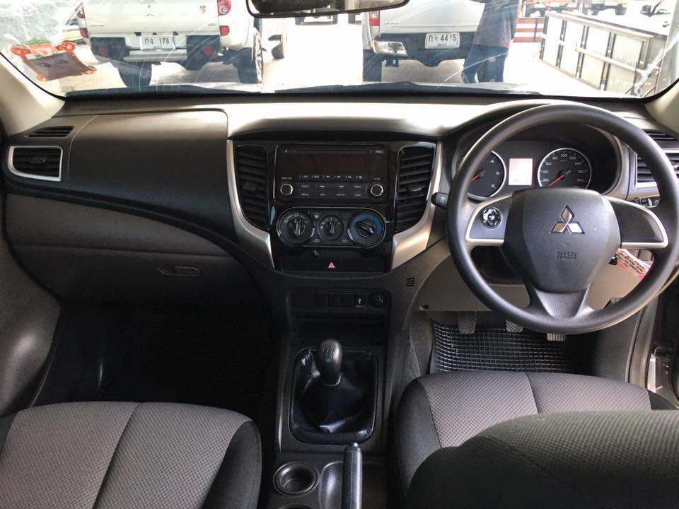 Mitsubishi Triton Mega cab ปี 2018 สีเทา (รูปที่ 6)