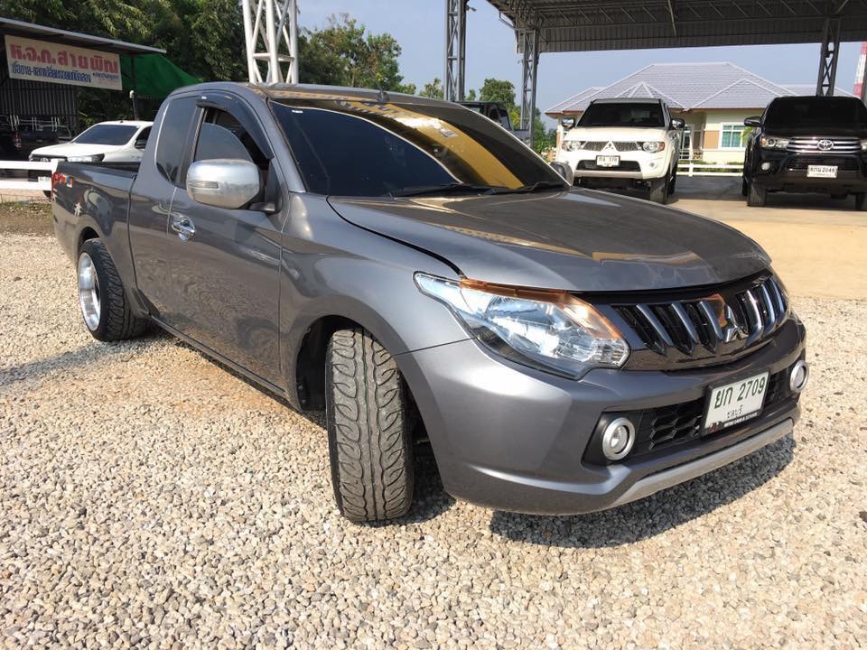 Mitsubishi Triton Mega cab ปี 2018 สีเทา