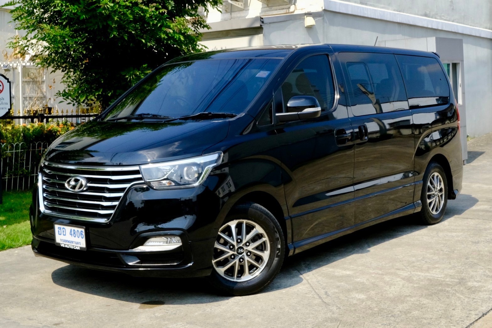 Hyundai H-1 2.5 Elite เกียร์: ออโต้ เครื่องยนต์: ดีเซล ปี: 2018