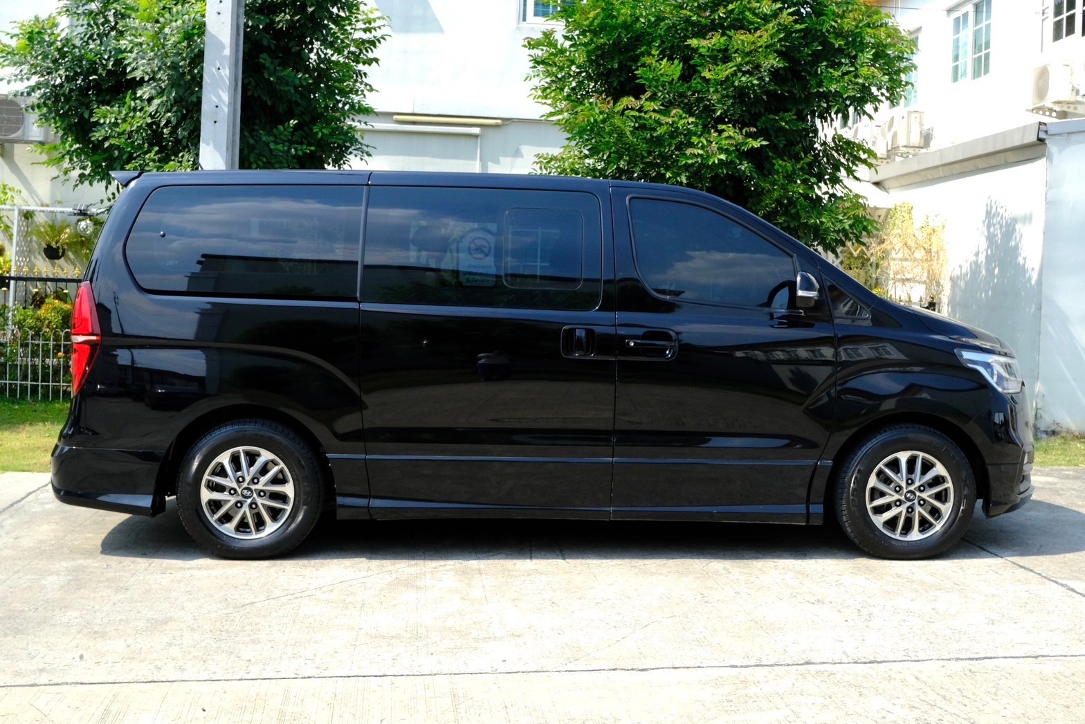 Hyundai H-1 2.5 Elite เกียร์: ออโต้ เครื่องยนต์: ดีเซล ปี: 2018 (รูปที่ 13)