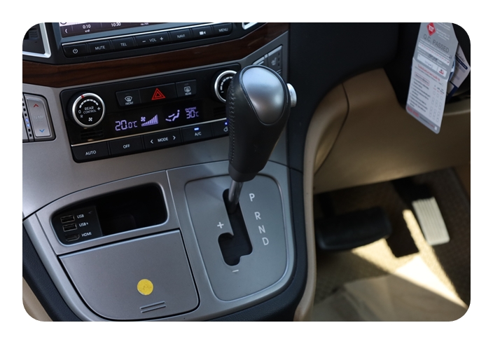 2018 HYUNDAI GRAND STAREX 2.5 PREMIUM auto (รูปที่ 24)
