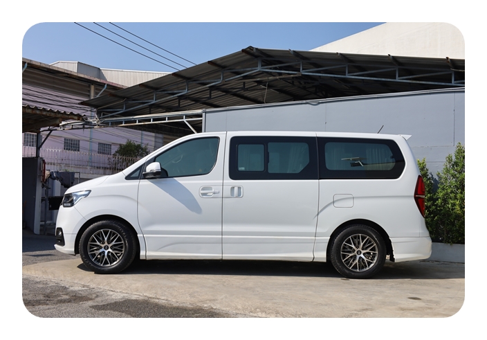 2018 HYUNDAI GRAND STAREX 2.5 PREMIUM auto (รูปที่ 2)