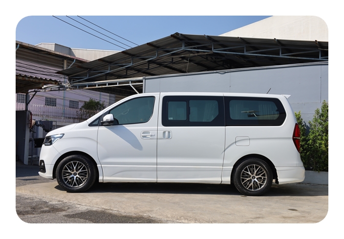 2018 HYUNDAI GRAND STAREX 2.5 PREMIUM auto