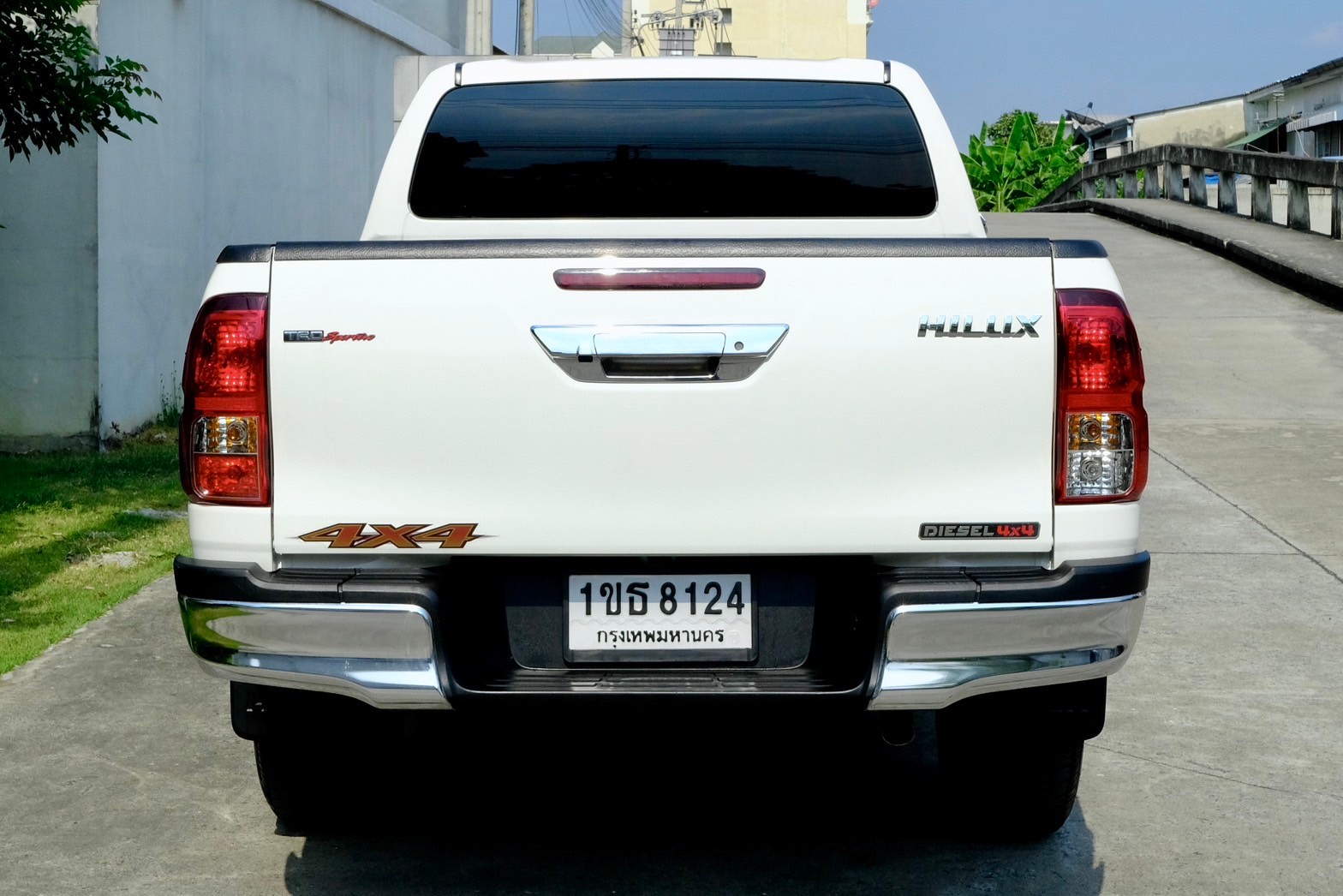 TOYOTA Revo 2.8G Prerunner Double cab 4x4 ขับสี่ ตัวสูง ดีเซล เกียร์: ออโต้ ปี: 2015 รถสวย สภาพป้ายแดง (รูปที่ 4)