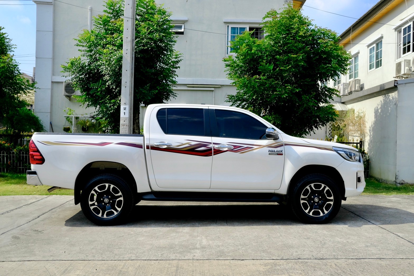 TOYOTA Revo 2.8G Prerunner Double cab 4x4 ขับสี่ ตัวสูง ดีเซล เกียร์: ออโต้ ปี: 2015 รถสวย สภาพป้ายแดง