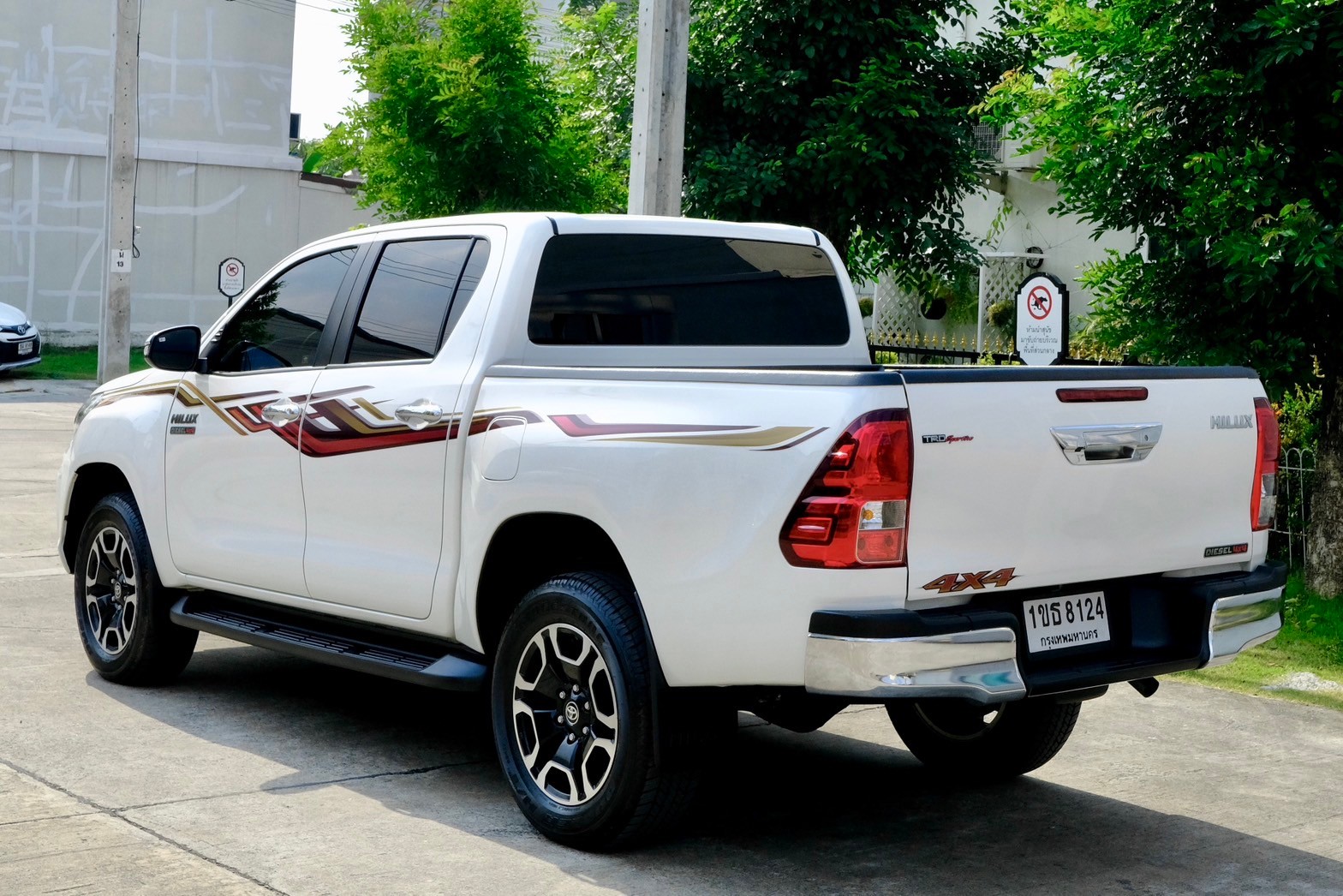TOYOTA Revo 2.8G Prerunner Double cab 4x4 ขับสี่ ตัวสูง ดีเซล เกียร์: ออโต้ ปี: 2015 รถสวย สภาพป้ายแดง (รูปที่ 7)