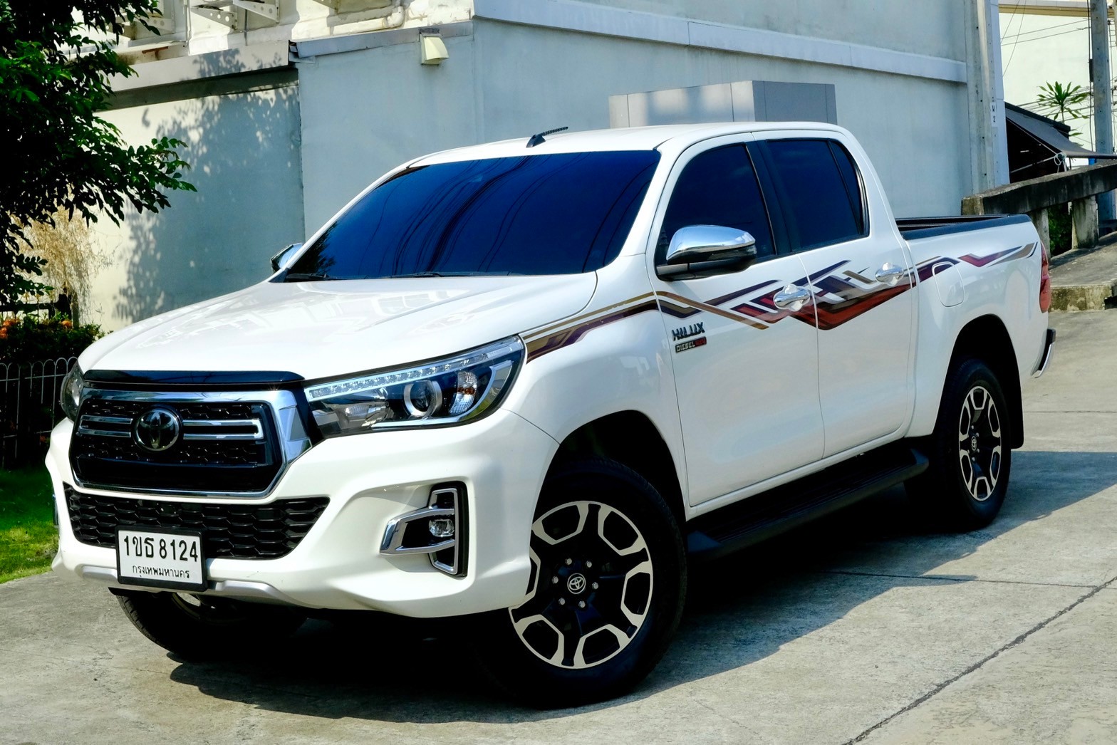 TOYOTA Revo 2.8G Prerunner Double cab 4x4 ขับสี่ ตัวสูง ดีเซล เกียร์: ออโต้ ปี: 2015 รถสวย สภาพป้ายแดง
