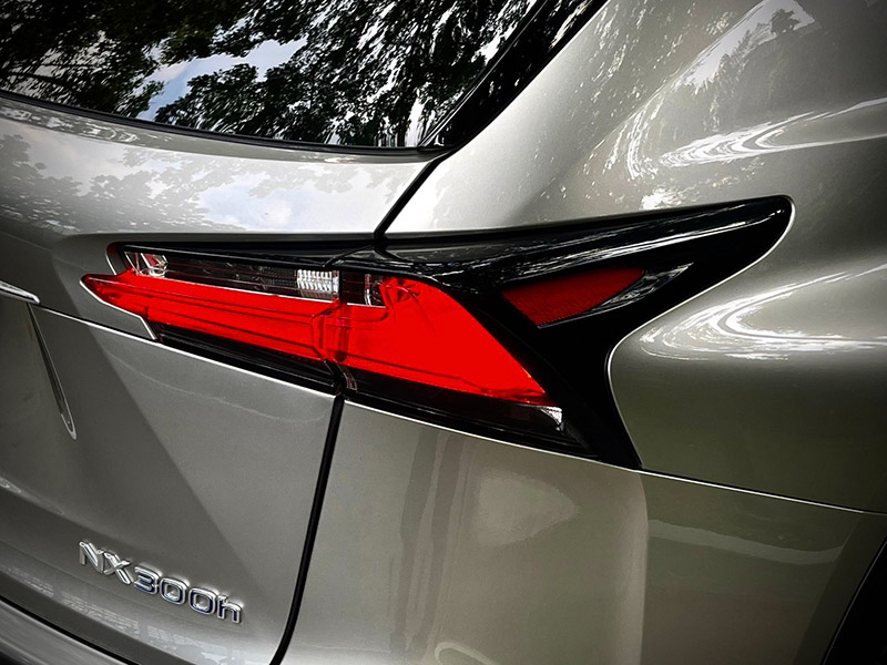 Lexus NX300H F Sport Top สุด มือเดียว โคตรใหม่ (รูปที่ 9)