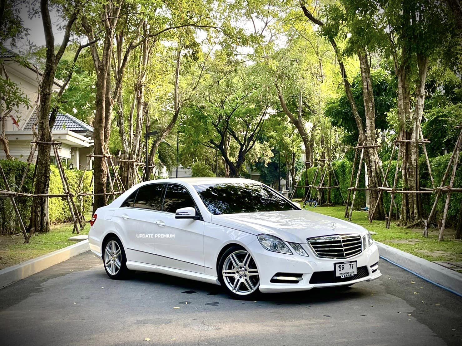 Mercedes Benz E250 AMG Avantgarde มือเดียวป้ายแดง ไม่สวยให้ตบเลย (รูปที่ 6)