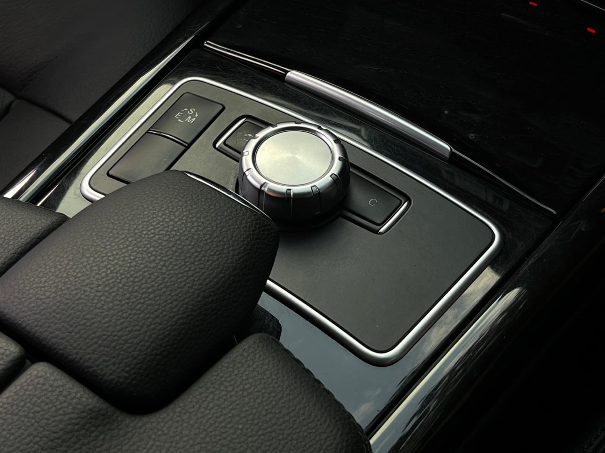 Mercedes Benz E250 AMG Avantgarde มือเดียวป้ายแดง ไม่สวยให้ตบเลย (รูปที่ 29)