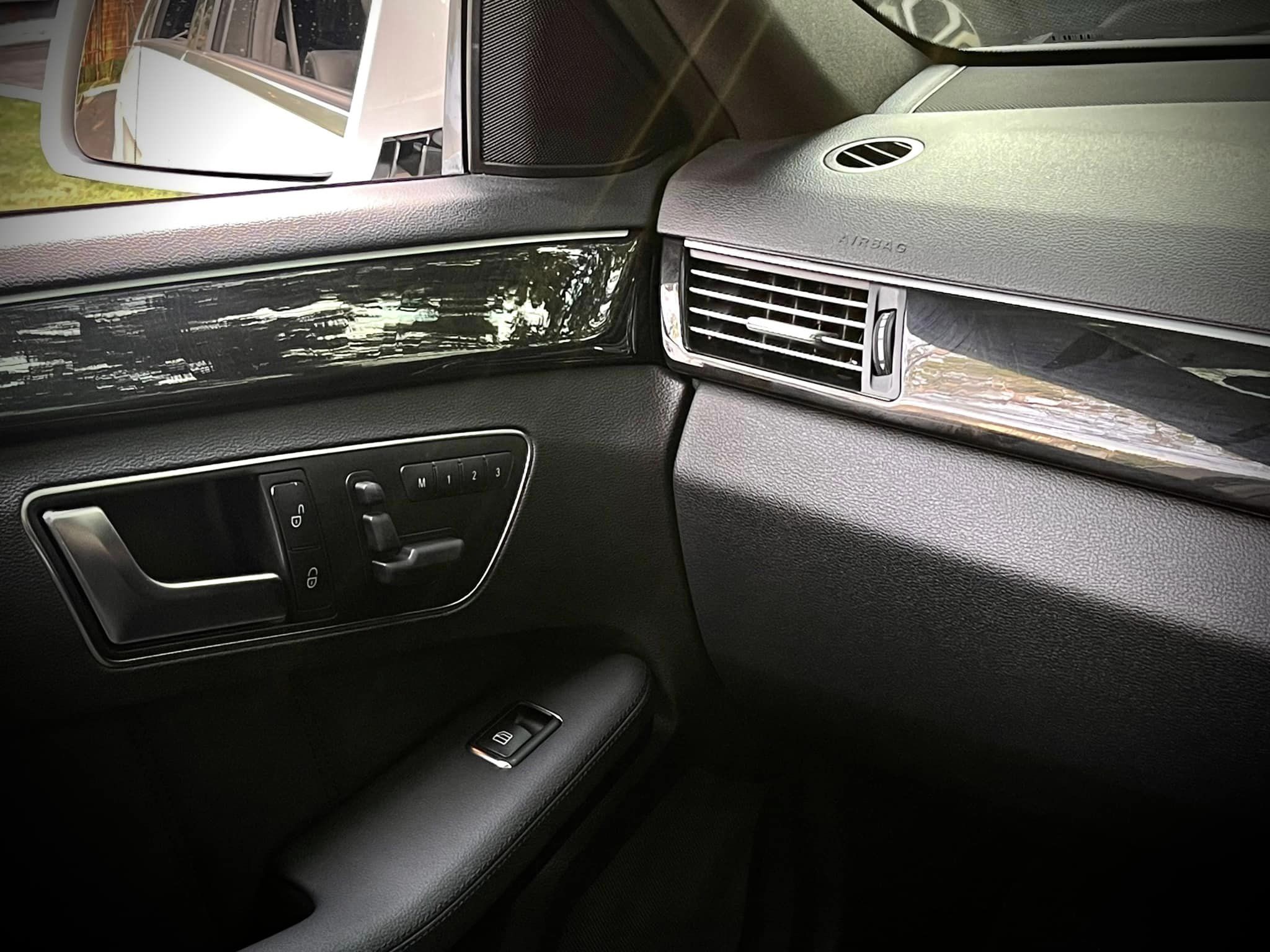 Mercedes Benz E250 AMG Avantgarde มือเดียวป้ายแดง ไม่สวยให้ตบเลย (รูปที่ 33)
