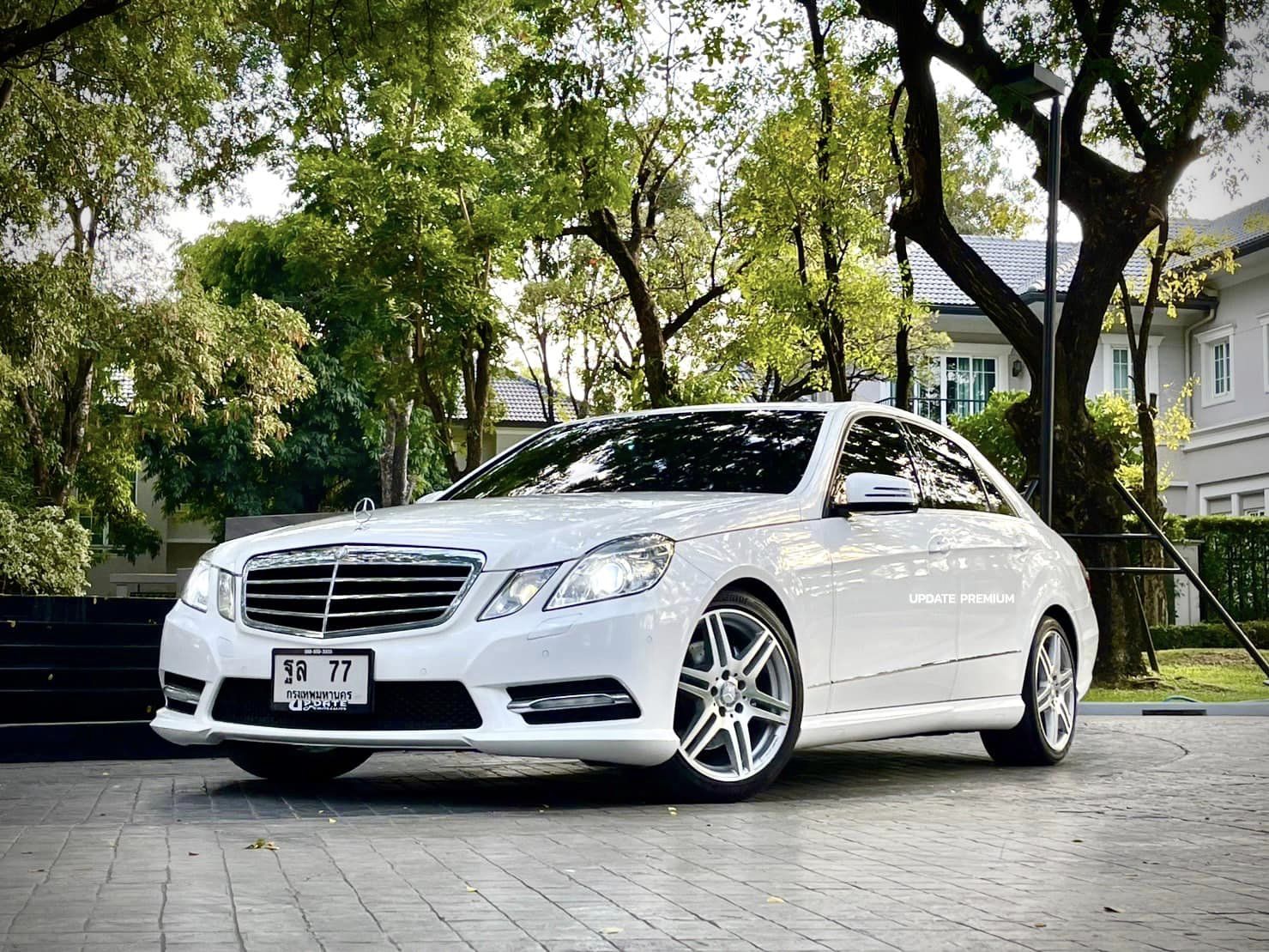 Mercedes Benz E250 AMG Avantgarde มือเดียวป้ายแดง ไม่สวยให้ตบเลย (รูปที่ 10)