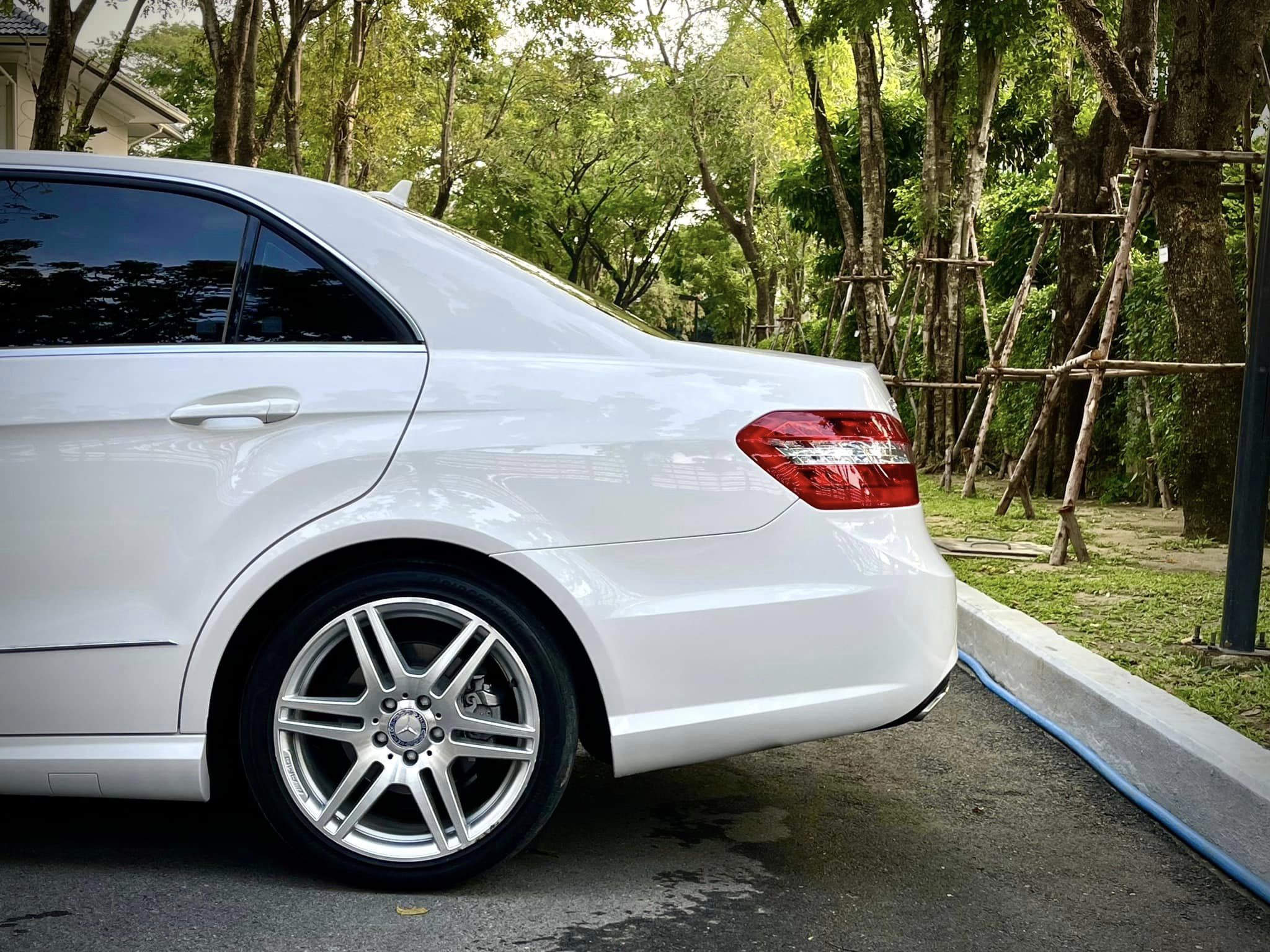Mercedes Benz E250 AMG Avantgarde มือเดียวป้ายแดง ไม่สวยให้ตบเลย (รูปที่ 17)