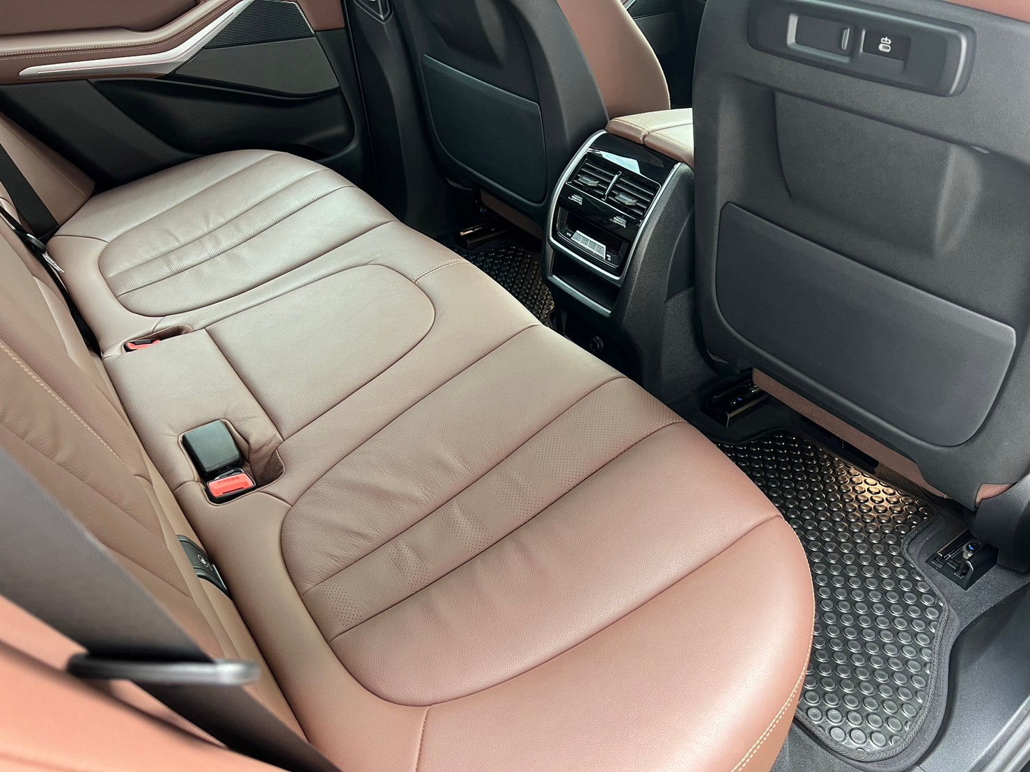 2021 BMW X5 G05 สีดำ (รูปที่ 18)