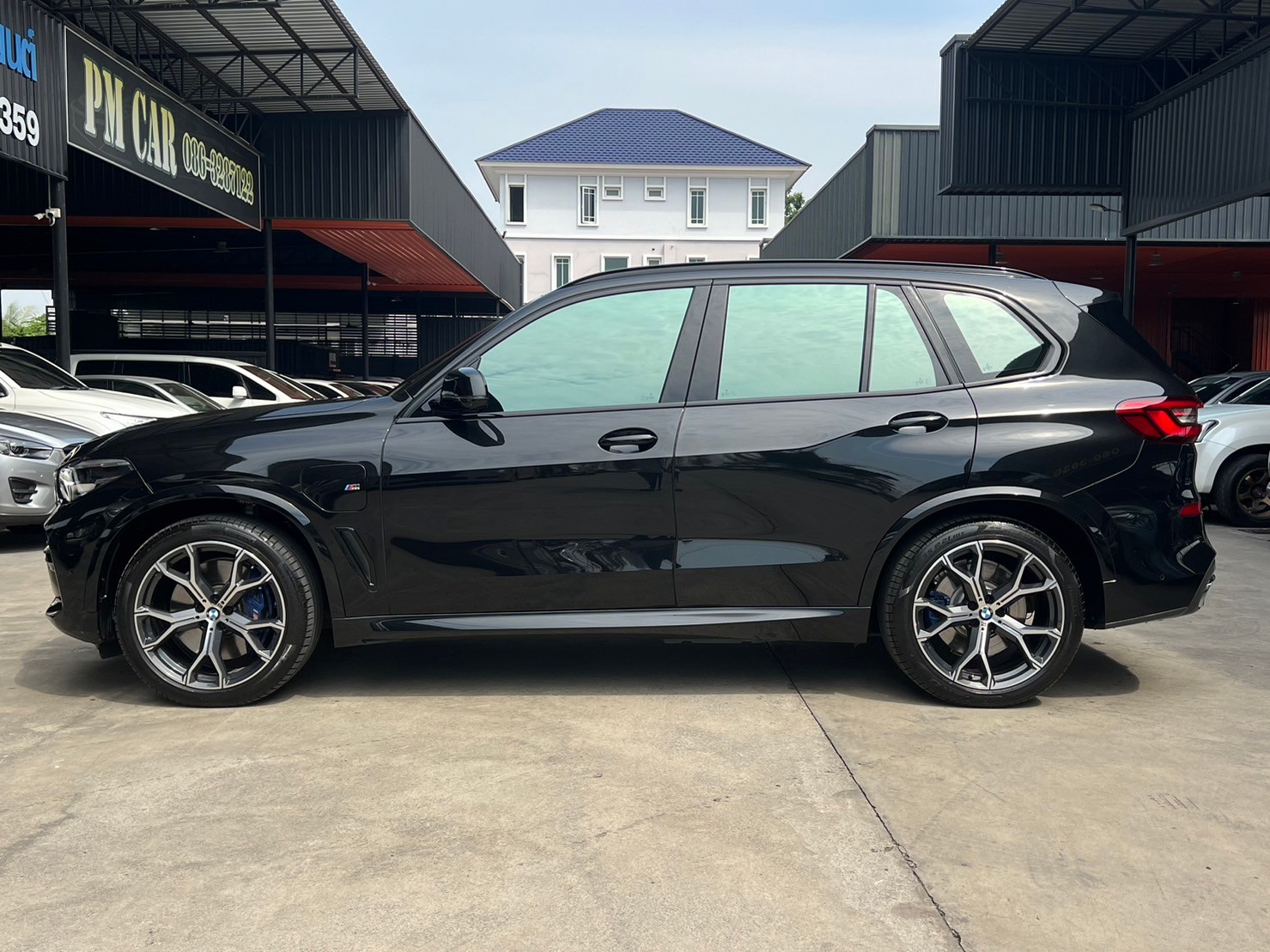 2021 BMW X5 G05 สีดำ (รูปที่ 5)
