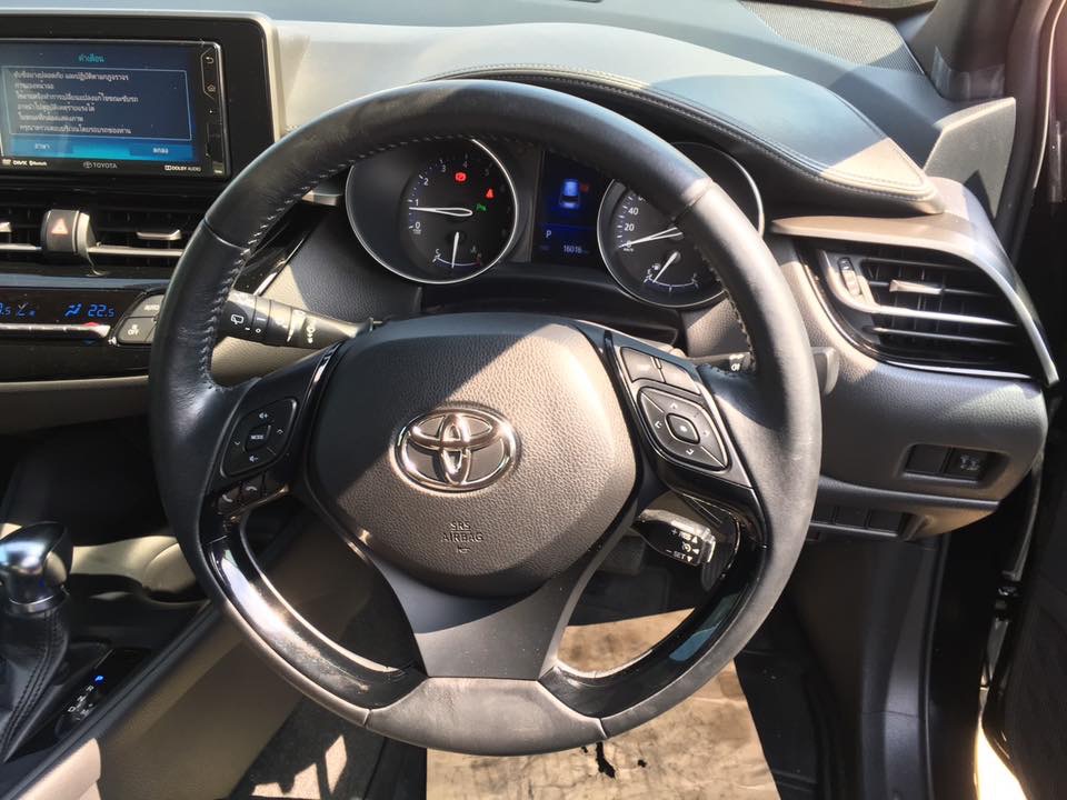 Toyota C-HR ปี 2018 สีดำ (รูปที่ 8)