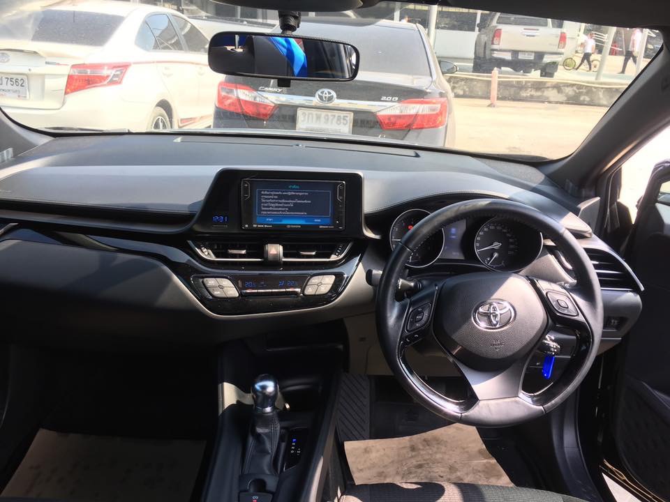 Toyota C-HR ปี 2018 สีดำ (รูปที่ 12)