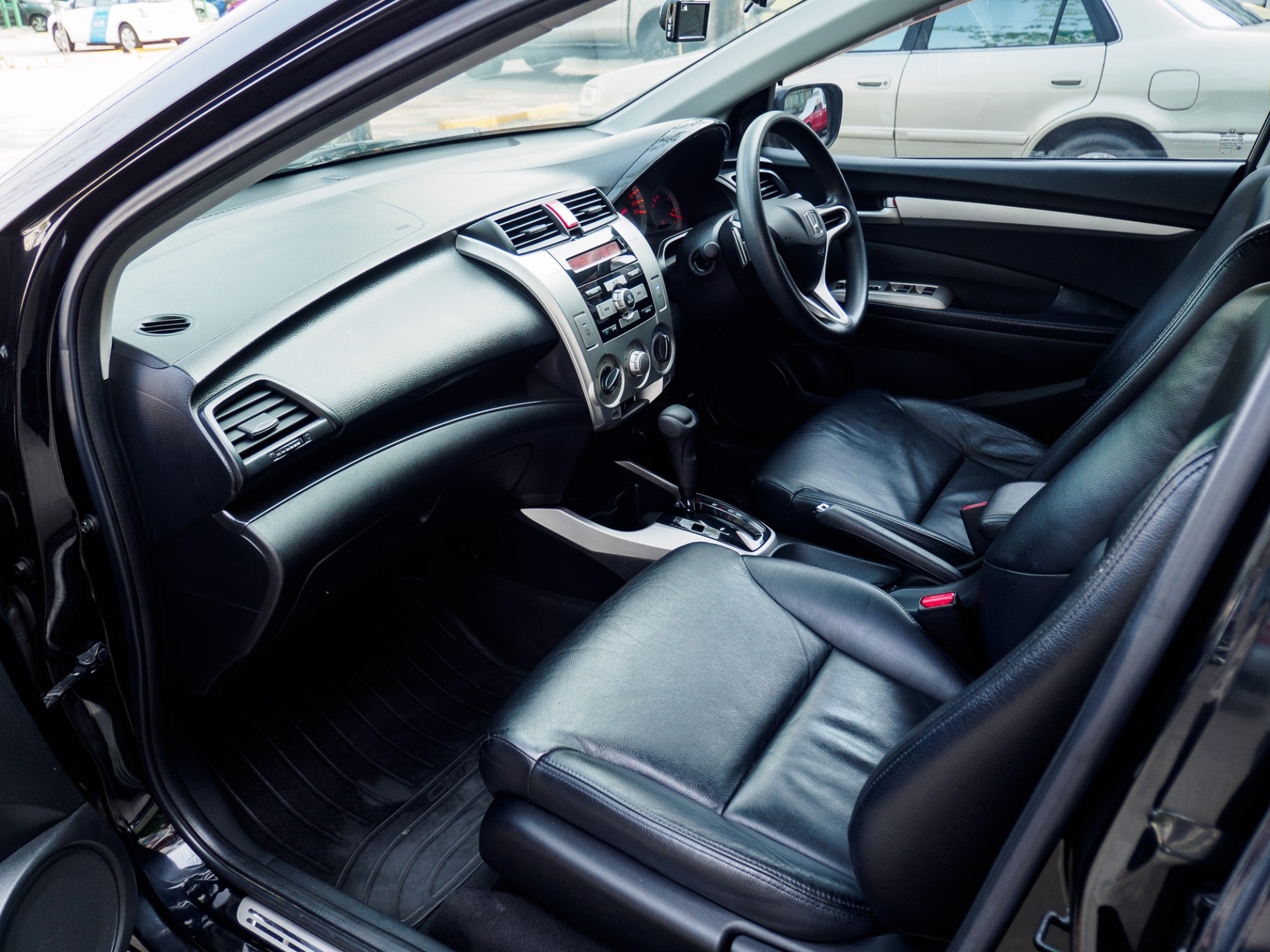 2009 Honda City สีดำ (รูปที่ 14)