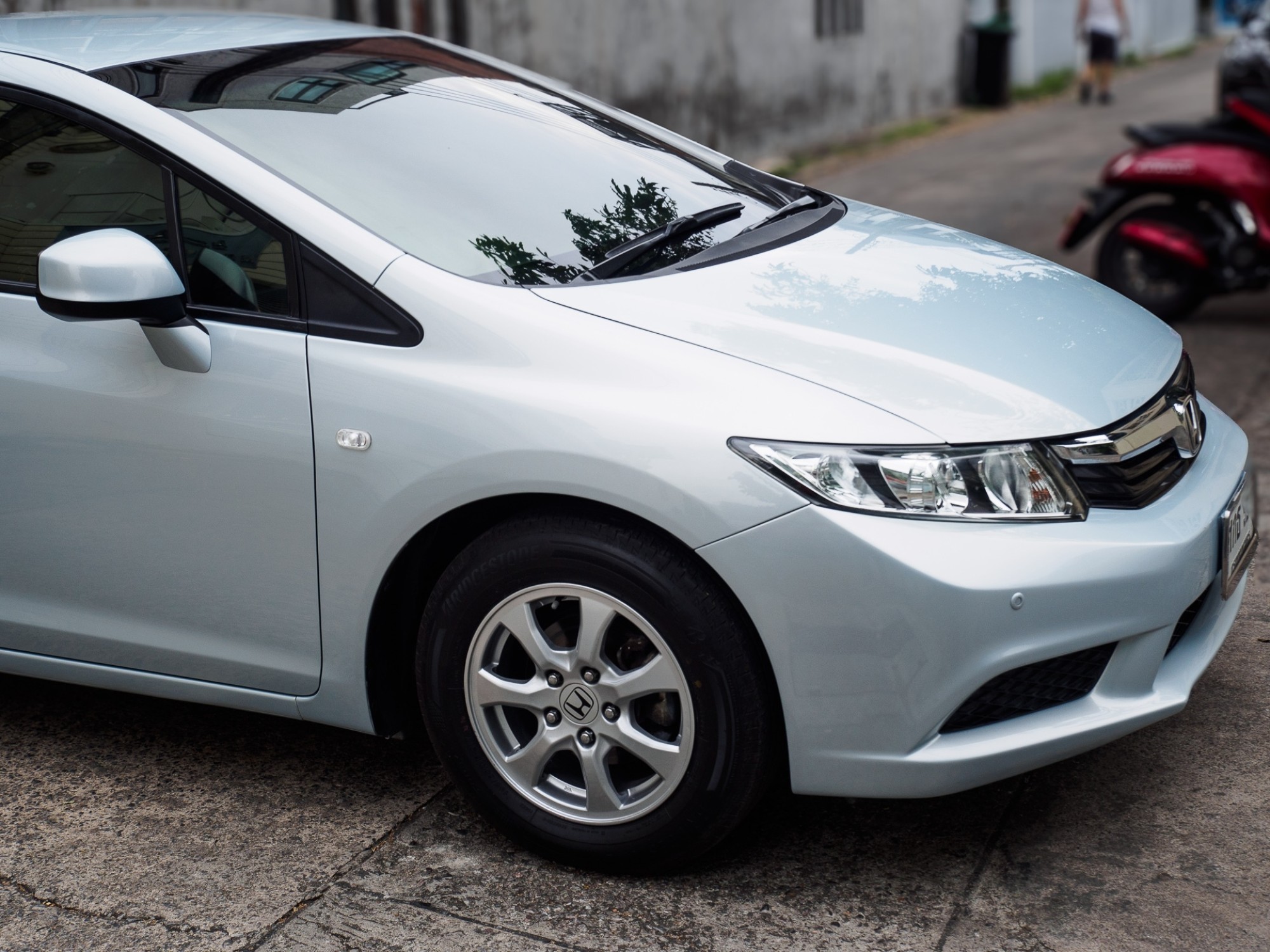 2013 Honda Civic FB สีเทา (รูปที่ 14)